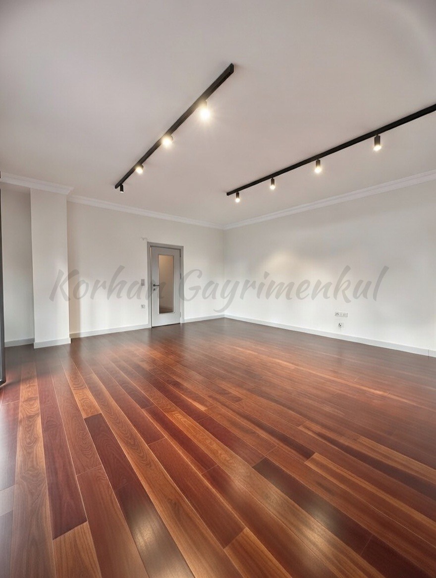 GÖZTEPE BAHARİYELİ SOKAKTA 120m2 NET 3+1 MİMARİ DEKORLU ÇİFT BALKONLU 5 YILLIK