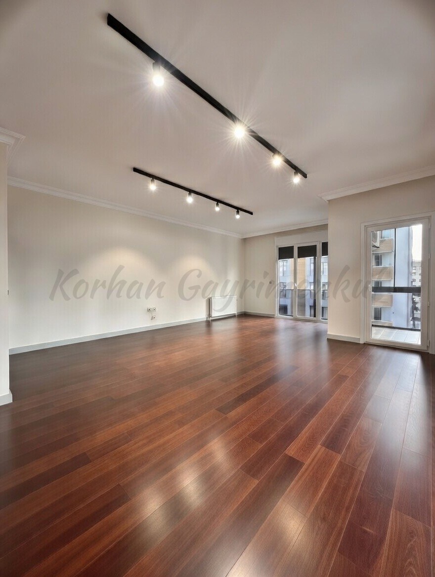 GÖZTEPE BAHARİYELİ SOKAKTA 120m2 NET 3+1 MİMARİ DEKORLU ÇİFT BALKONLU 5 YILLIK