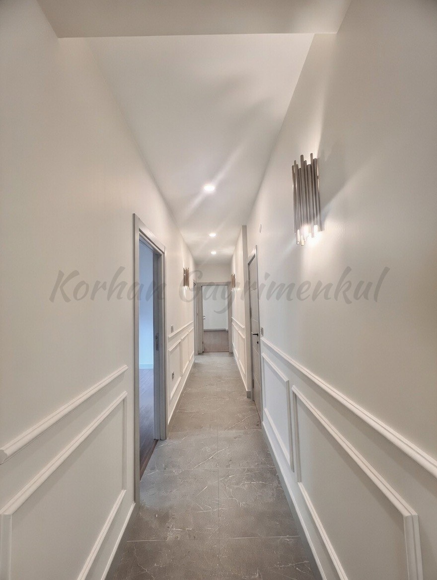 GÖZTEPE BAHARİYELİ SOKAKTA 120m2 NET 3+1 MİMARİ DEKORLU ÇİFT BALKONLU 5 YILLIK