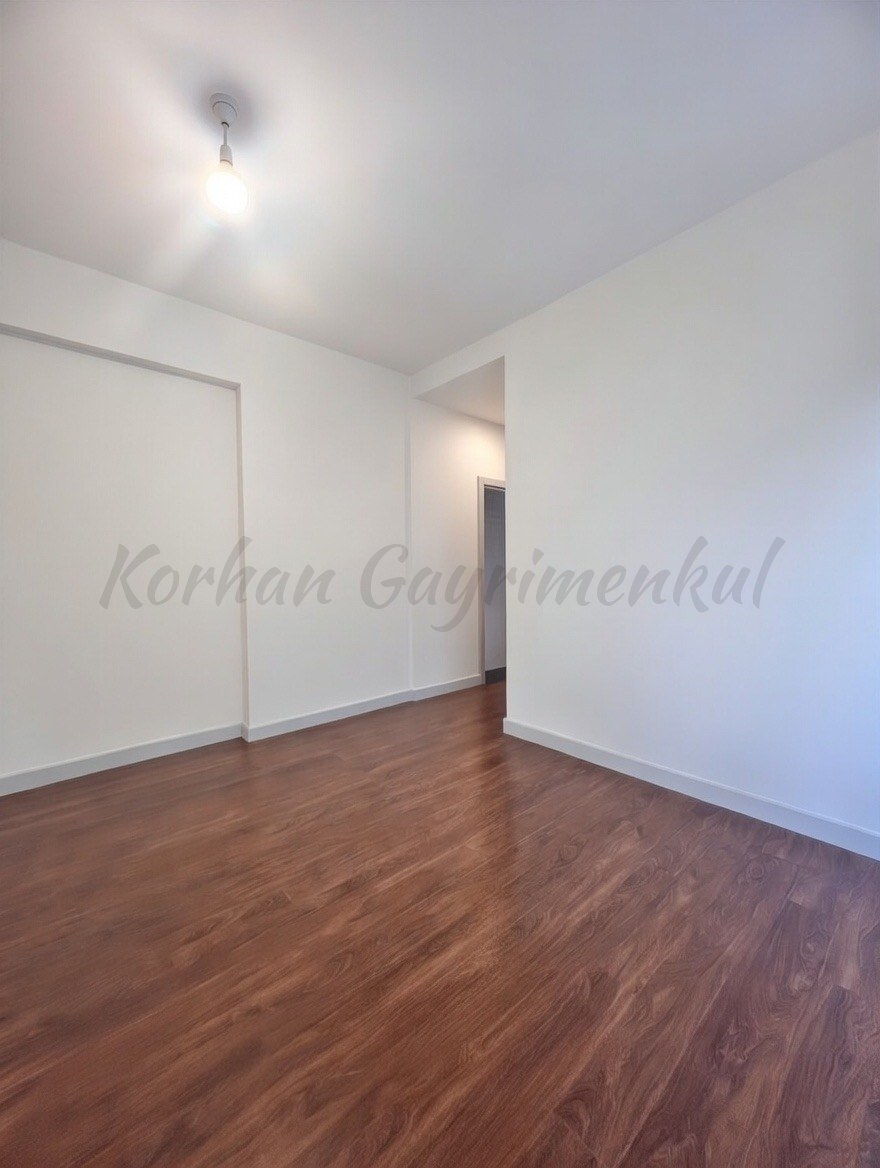 GÖZTEPE BAHARİYELİ SOKAKTA 120m2 NET 3+1 MİMARİ DEKORLU ÇİFT BALKONLU 5 YILLIK