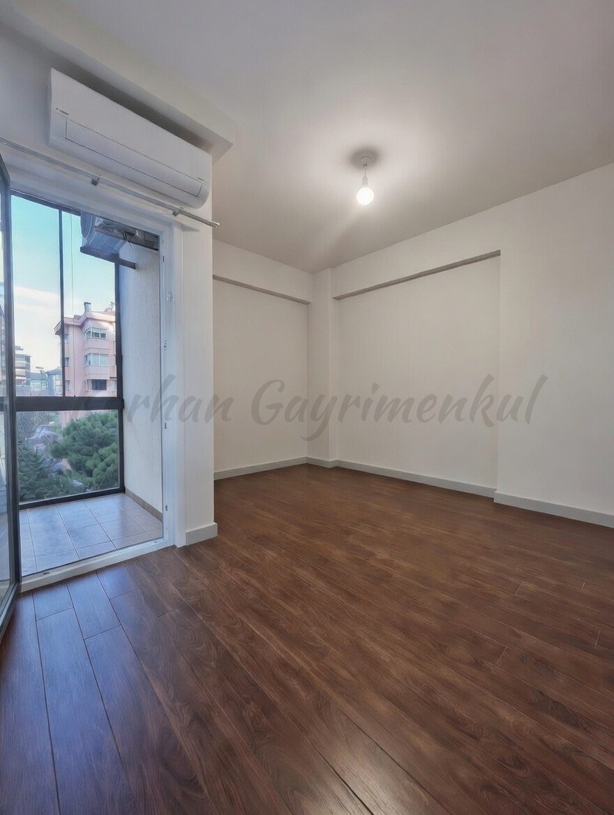 GÖZTEPE BAHARİYELİ SOKAKTA 120m2 NET 3+1 MİMARİ DEKORLU ÇİFT BALKONLU 5 YILLIK