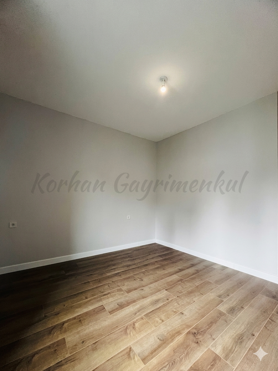 CADDEBOSTANIN EN YEŞİL SOKAĞNDA GENİŞ BALKONLU 145M2 3+1 SIFIR