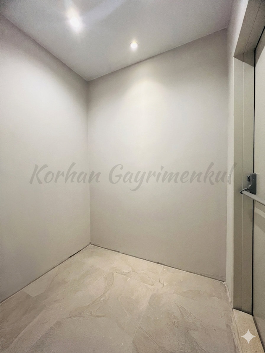 CADDEBOSTANIN EN YEŞİL SOKAĞNDA GENİŞ BALKONLU 145M2 3+1 SIFIR