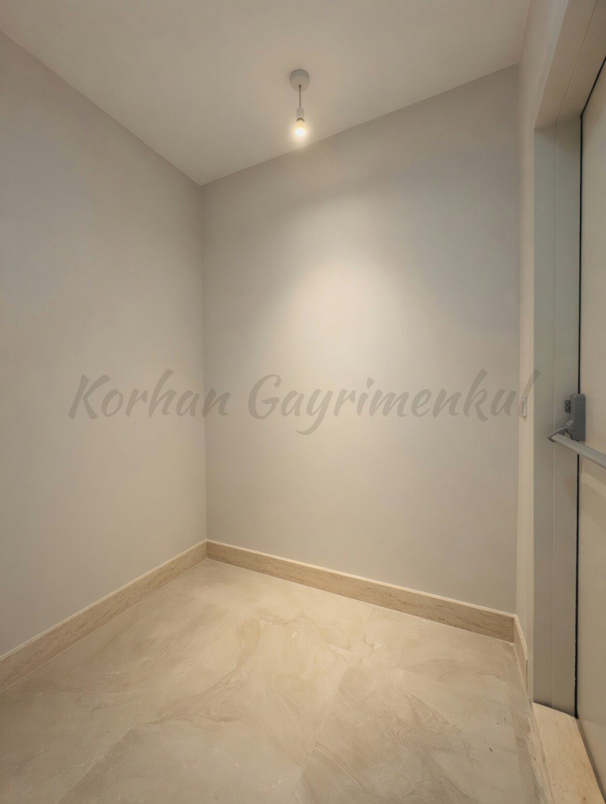 CADDEBOSTANIN EN YEŞİL SOKAĞNDA GENİŞ BALKONLU 145M2 3+1 SIFIR