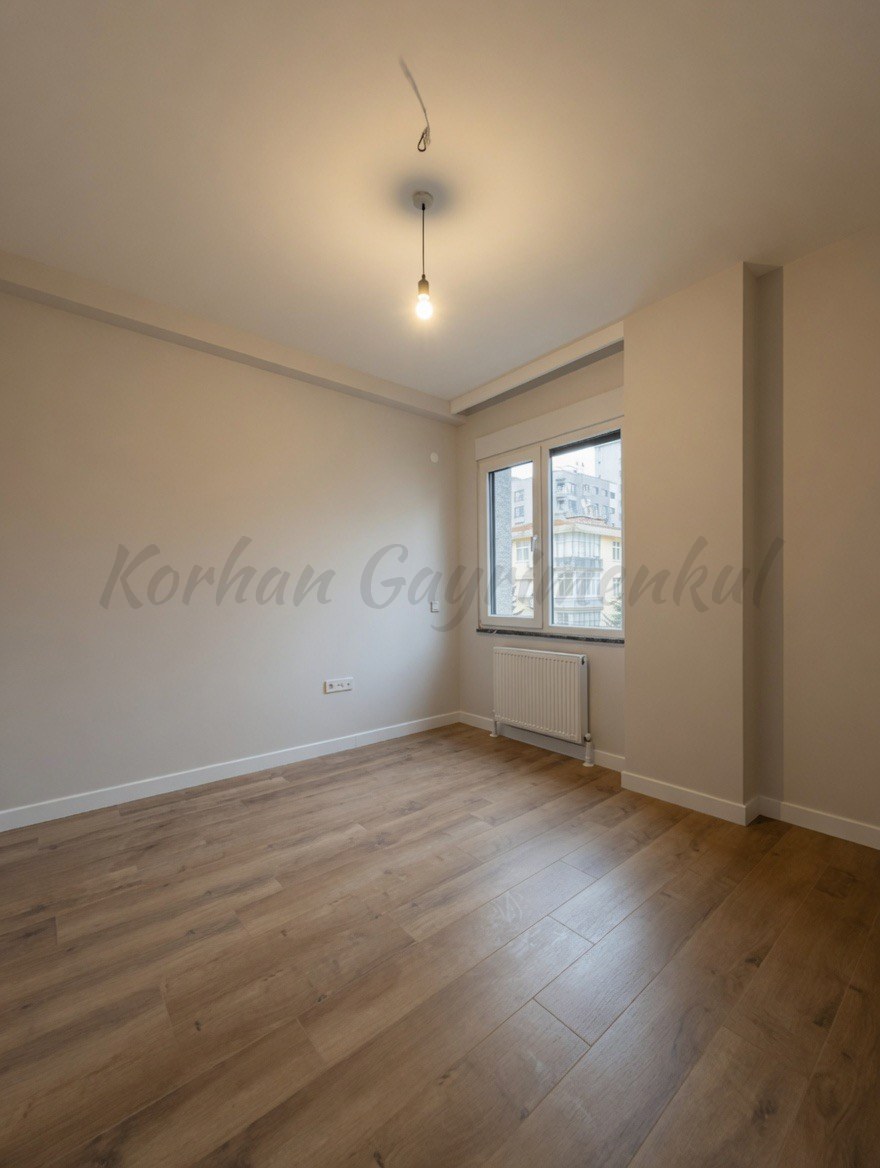 CADDEBOSTANIN EN YEŞİL SOKAĞNDA GENİŞ BALKONLU 145M2 3+1 SIFIR