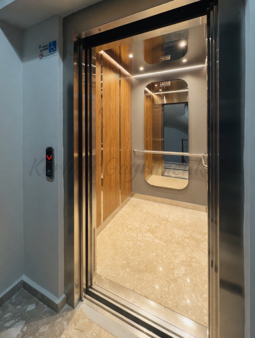 CADDEBOSTANIN EN YEŞİL SOKAĞNDA GENİŞ BALKONLU 145M2 3+1 SIFIR