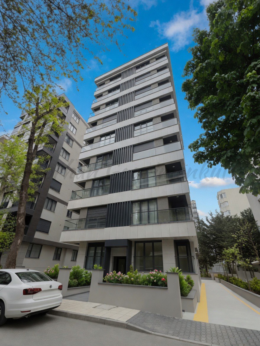 CADDEBOSTANIN EN YEŞİL SOKAĞNDA GENİŞ BALKONLU 145M2 3+1 SIFIR