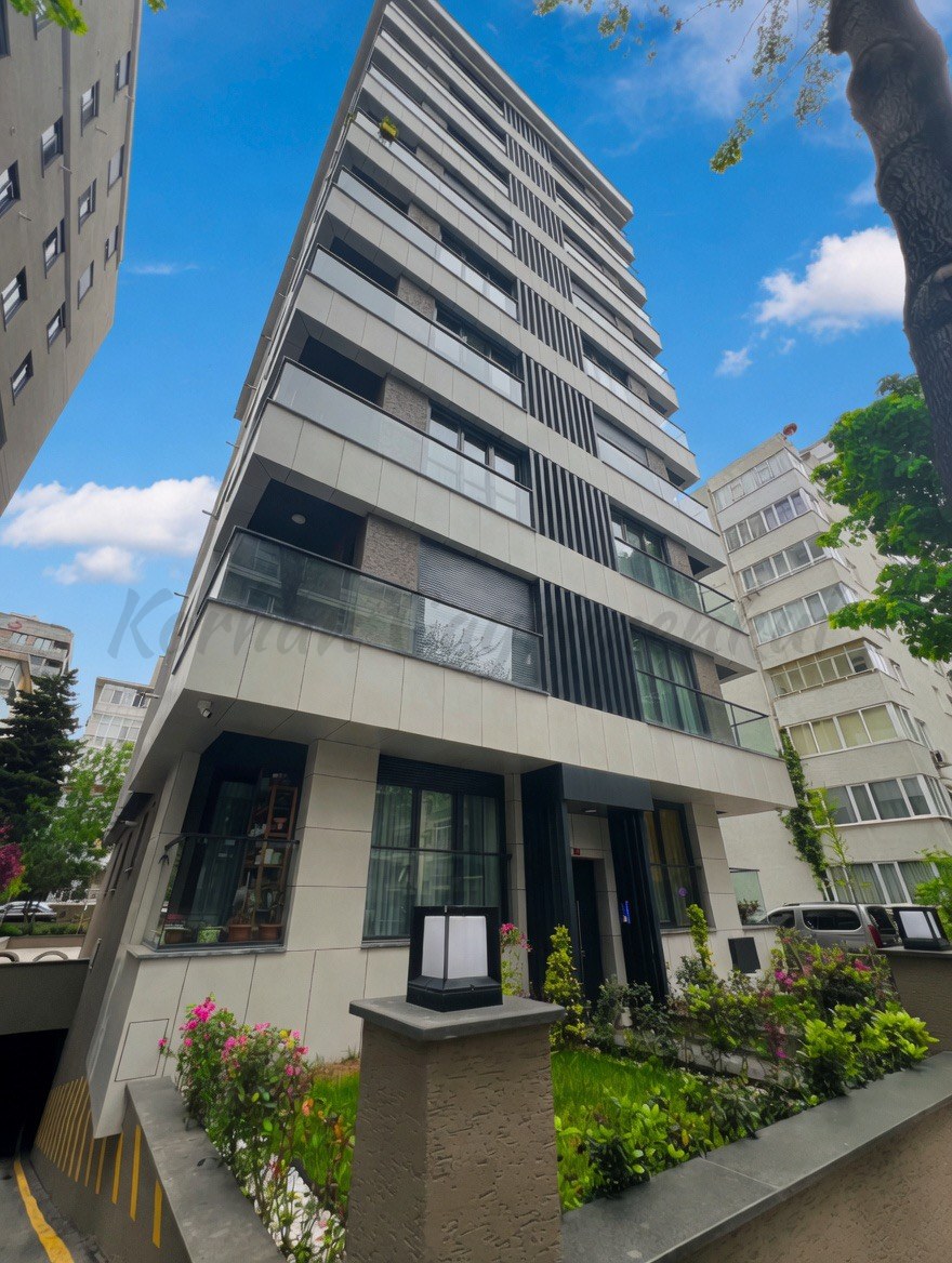 CADDEBOSTANIN EN YEŞİL SOKAĞNDA GENİŞ BALKONLU 145M2 3+1 SIFIR