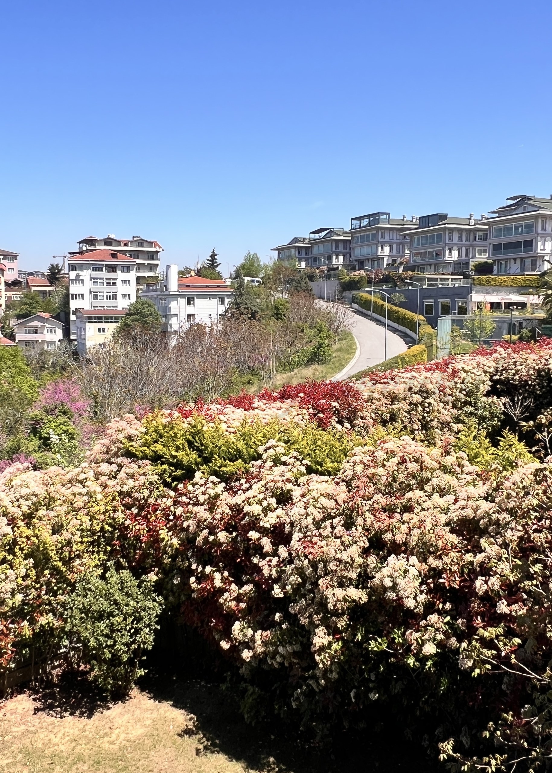ÇENGELKÖY SULTAN MAKAMINDA 180m2 NET 4+1 ÖZEL DEKORASYONLU BOĞAZ MANZARALI ARA KAT