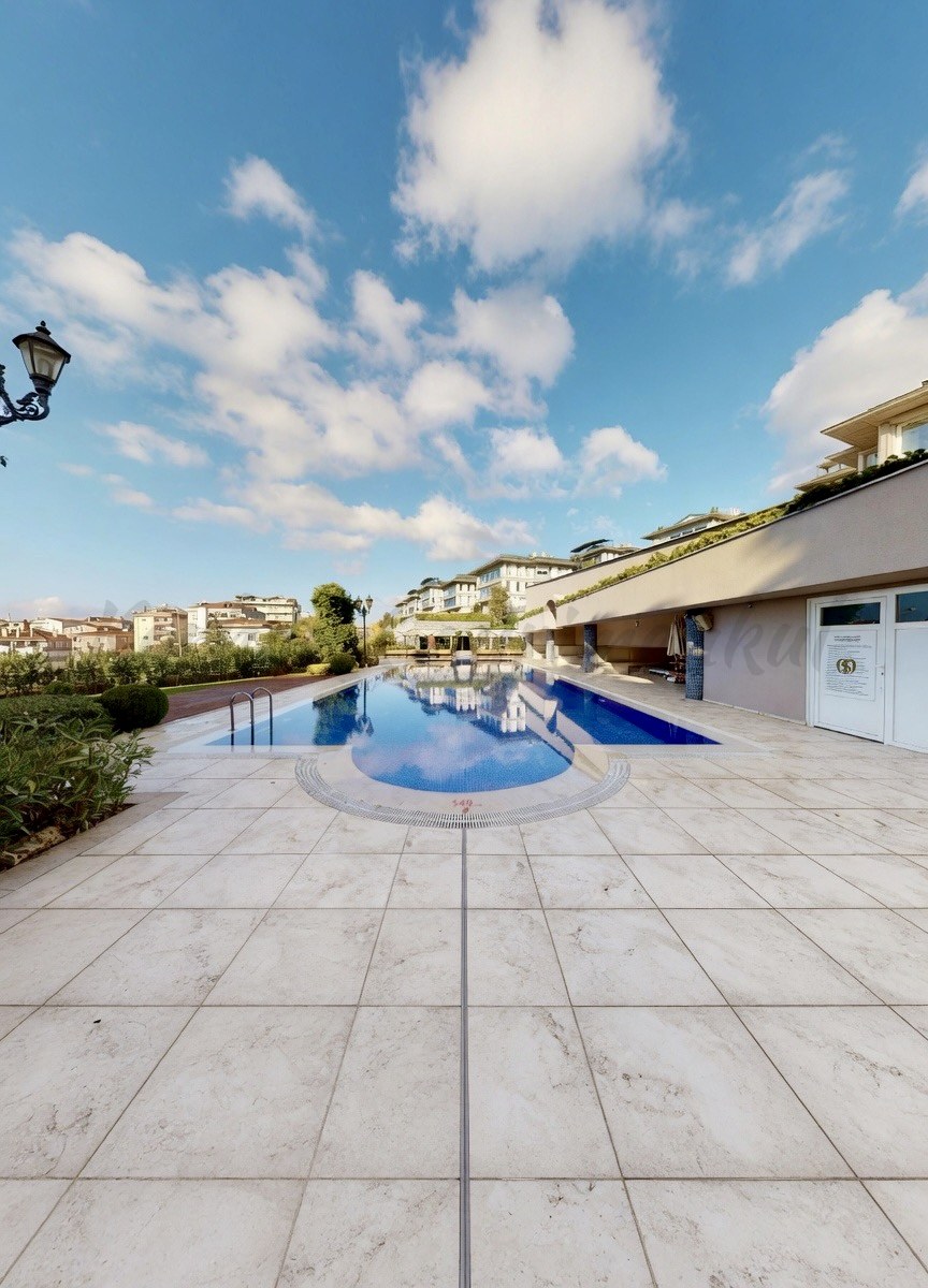 ÇENGELKÖY SULTAN MAKAMINDA 180m2 NET 4+1 ÖZEL DEKORASYONLU BOĞAZ MANZARALI ARA KAT