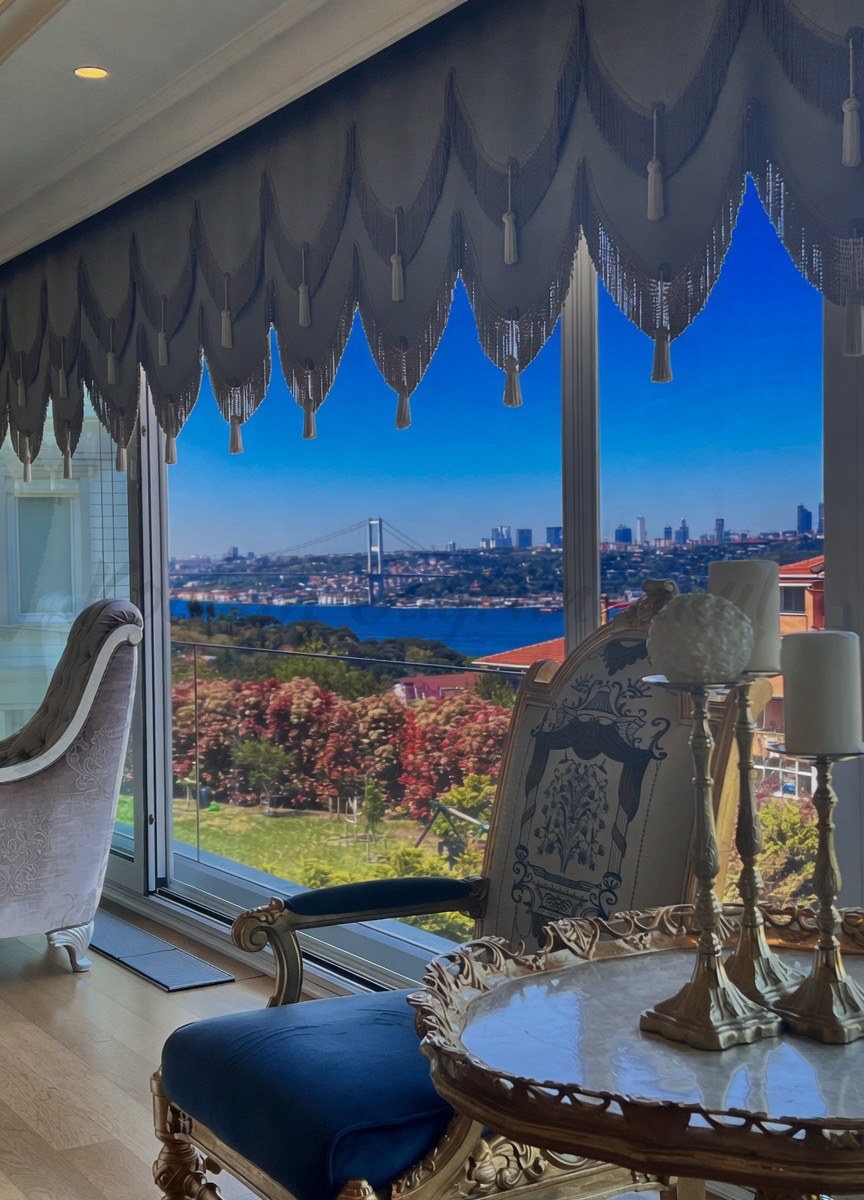 ÇENGELKÖY SULTAN MAKAMINDA 180m2 NET 4+1 ÖZEL DEKORASYONLU BOĞAZ MANZARALI ARA KAT
