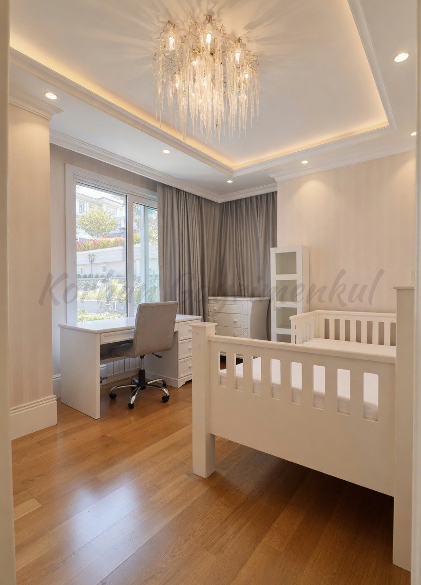 ÇENGELKÖY SULTAN MAKAMINDA 180m2 NET 4+1 ÖZEL DEKORASYONLU BOĞAZ MANZARALI ARA KAT