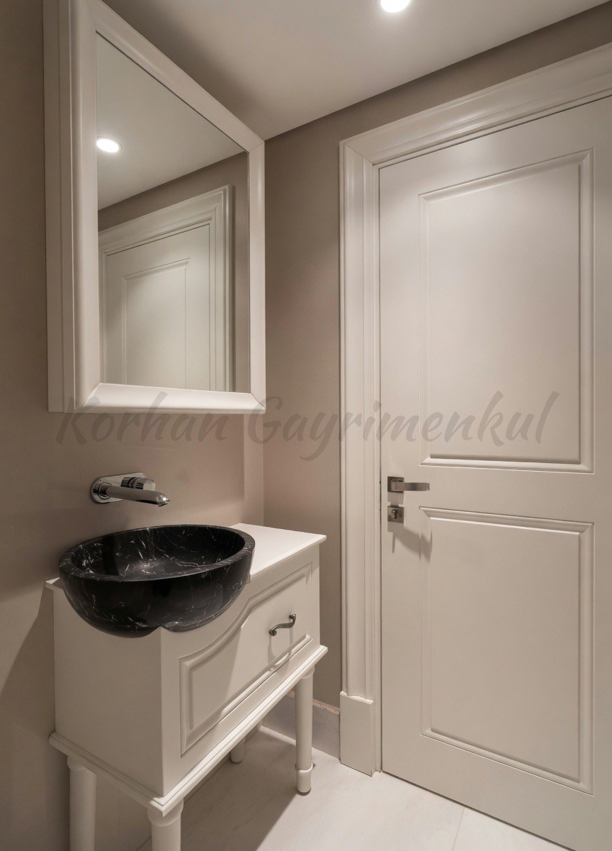 ÇENGELKÖY SULTAN MAKAMINDA 180m2 NET 4+1 ÖZEL DEKORASYONLU BOĞAZ MANZARALI ARA KAT