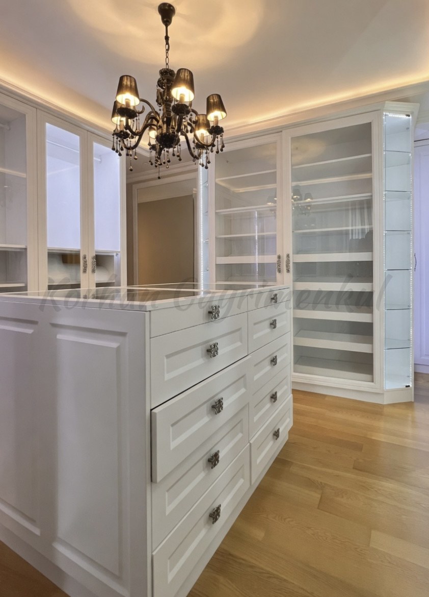 ÇENGELKÖY SULTAN MAKAMINDA 180m2 NET 4+1 ÖZEL DEKORASYONLU BOĞAZ MANZARALI ARA KAT