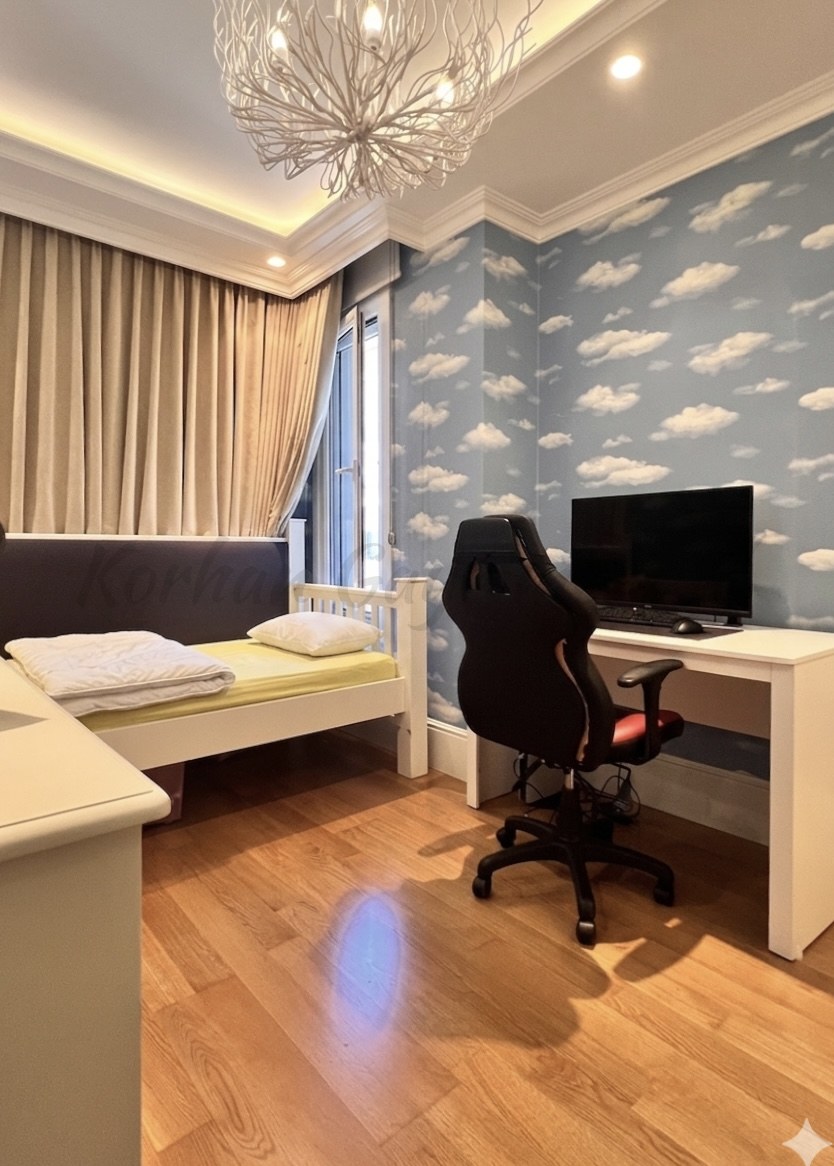 ÇENGELKÖY SULTAN MAKAMINDA 180m2 NET 4+1 ÖZEL DEKORASYONLU BOĞAZ MANZARALI ARA KAT