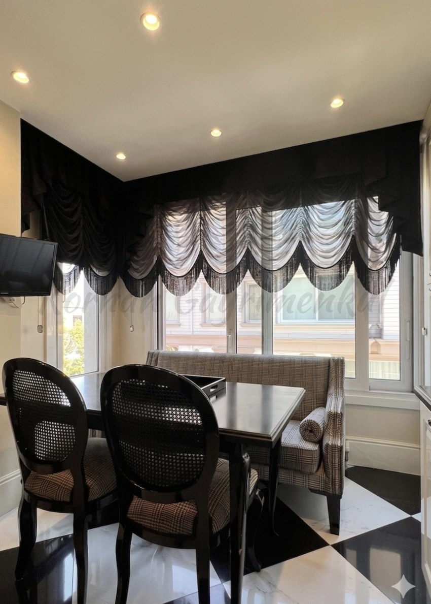 ÇENGELKÖY SULTAN MAKAMINDA 180m2 NET 4+1 ÖZEL DEKORASYONLU BOĞAZ MANZARALI ARA KAT