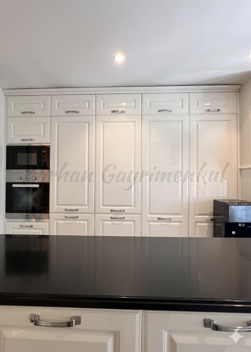 ÇENGELKÖY SULTAN MAKAMINDA 180m2 NET 4+1 ÖZEL DEKORASYONLU BOĞAZ MANZARALI ARA KAT