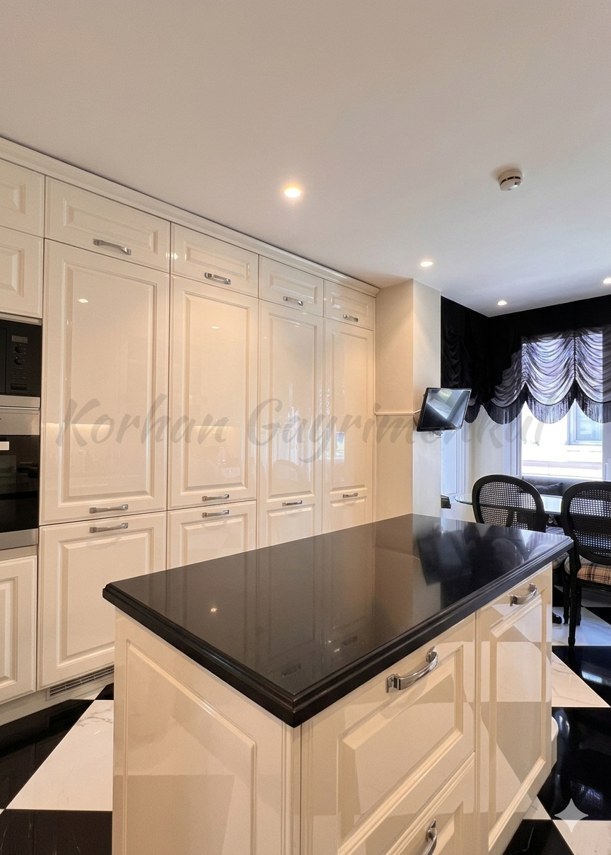 ÇENGELKÖY SULTAN MAKAMINDA 180m2 NET 4+1 ÖZEL DEKORASYONLU BOĞAZ MANZARALI ARA KAT