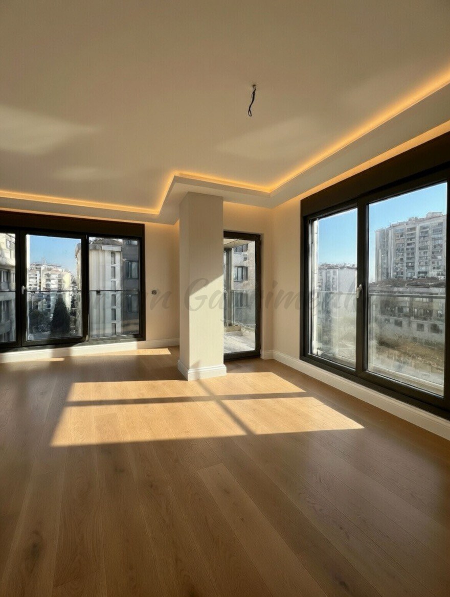 ÇİFTEHAVUZLARDA BAĞDAT'A YAKIN 90M2 NET 3+1 KATTA TEK SIFIR
