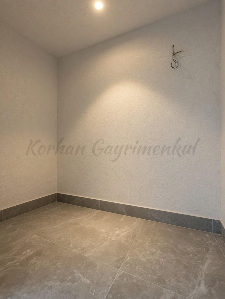 ÇİFTEHAVUZLARDA BAĞDAT'A YAKIN 90M2 NET 3+1 KATTA TEK SIFIR