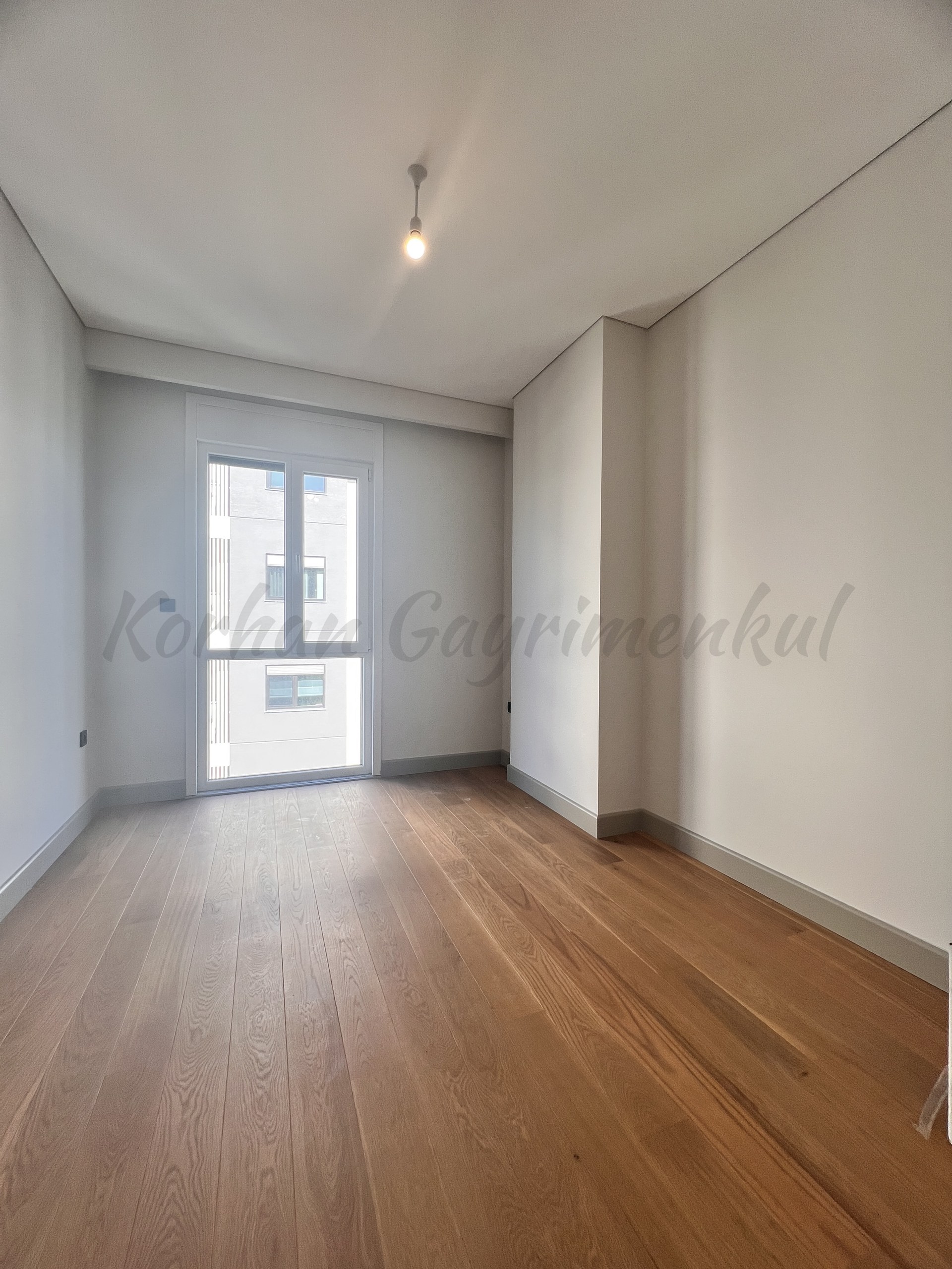 SUADİYE SAHİLDE  DENİZ MANZARALI 220M2 5+1 EMSALSİZ DUBLEX