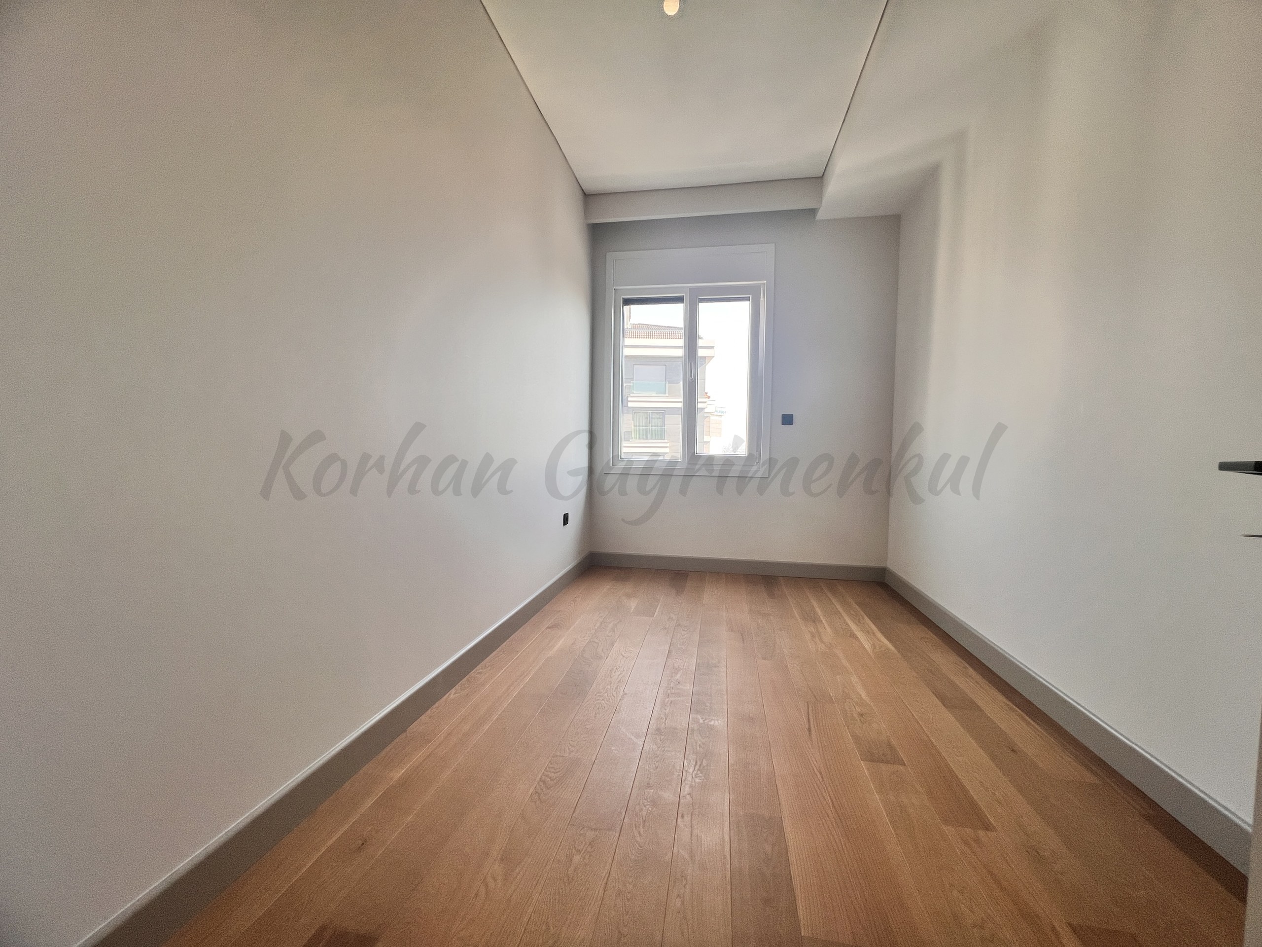 SUADİYE SAHİLDE  DENİZ MANZARALI 220M2 5+1 EMSALSİZ DUBLEX
