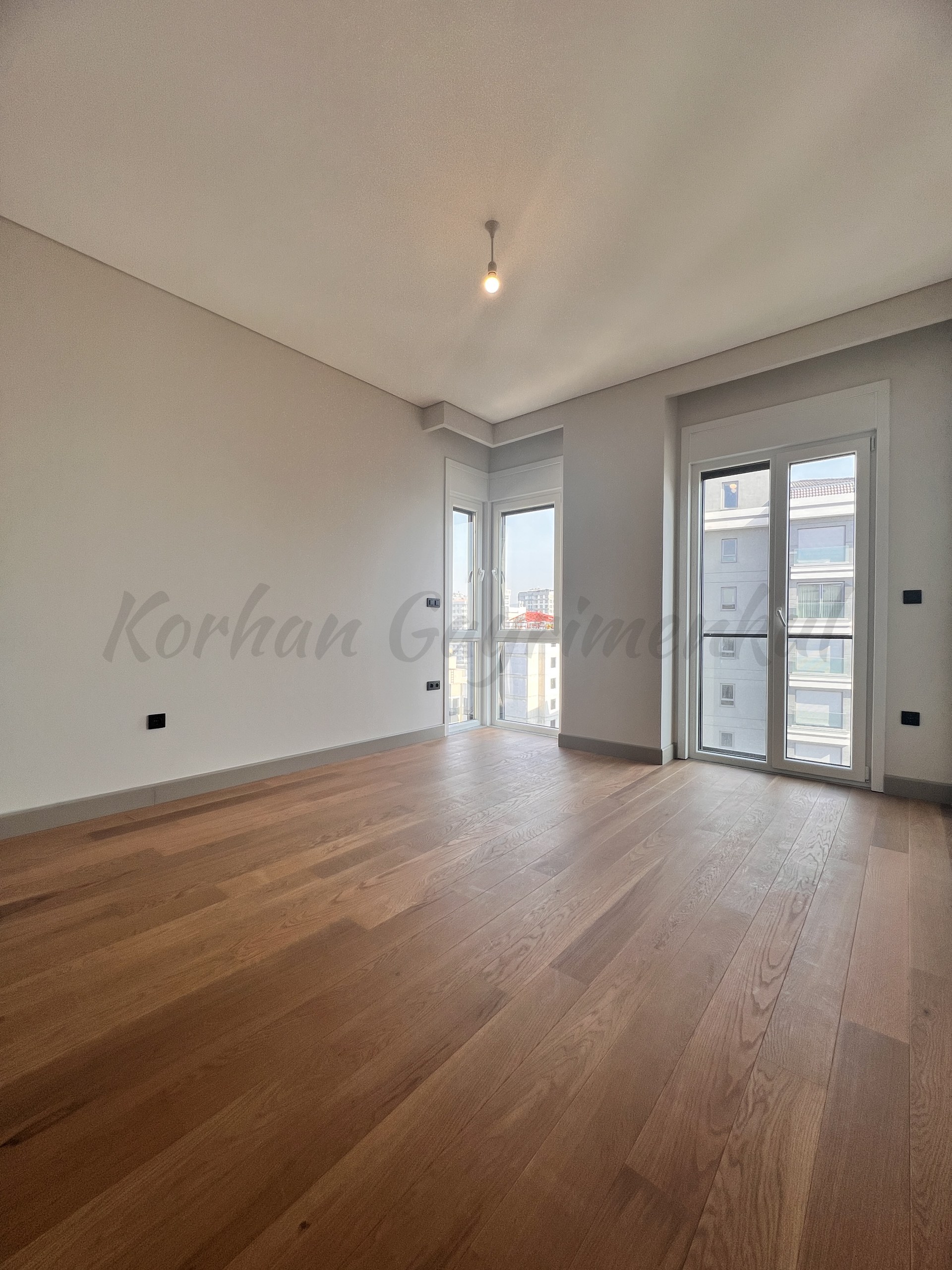 SUADİYE SAHİLDE  DENİZ MANZARALI 220M2 5+1 EMSALSİZ DUBLEX