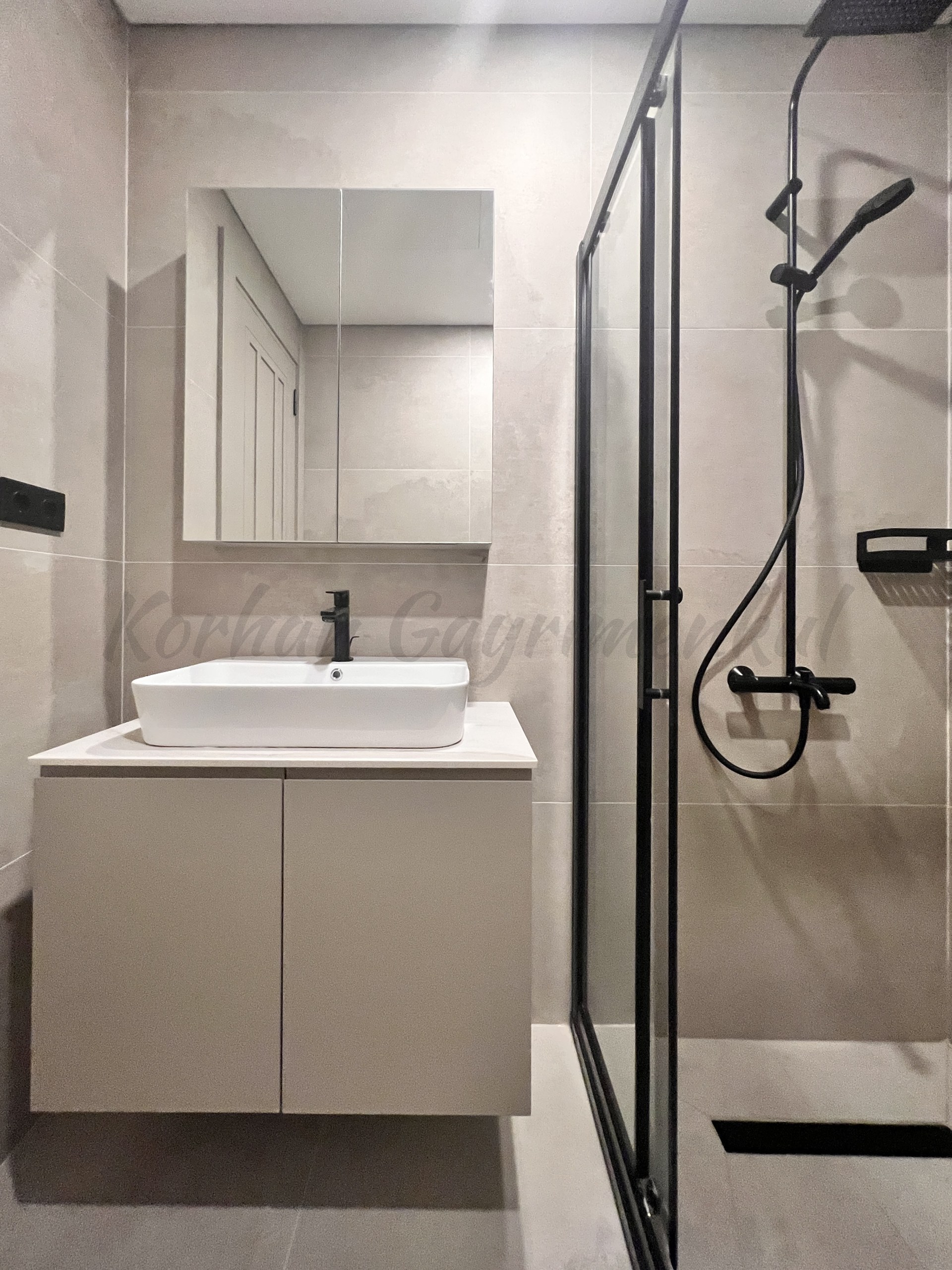 SUADİYE SAHİLDE  DENİZ MANZARALI 220M2 5+1 EMSALSİZ DUBLEX