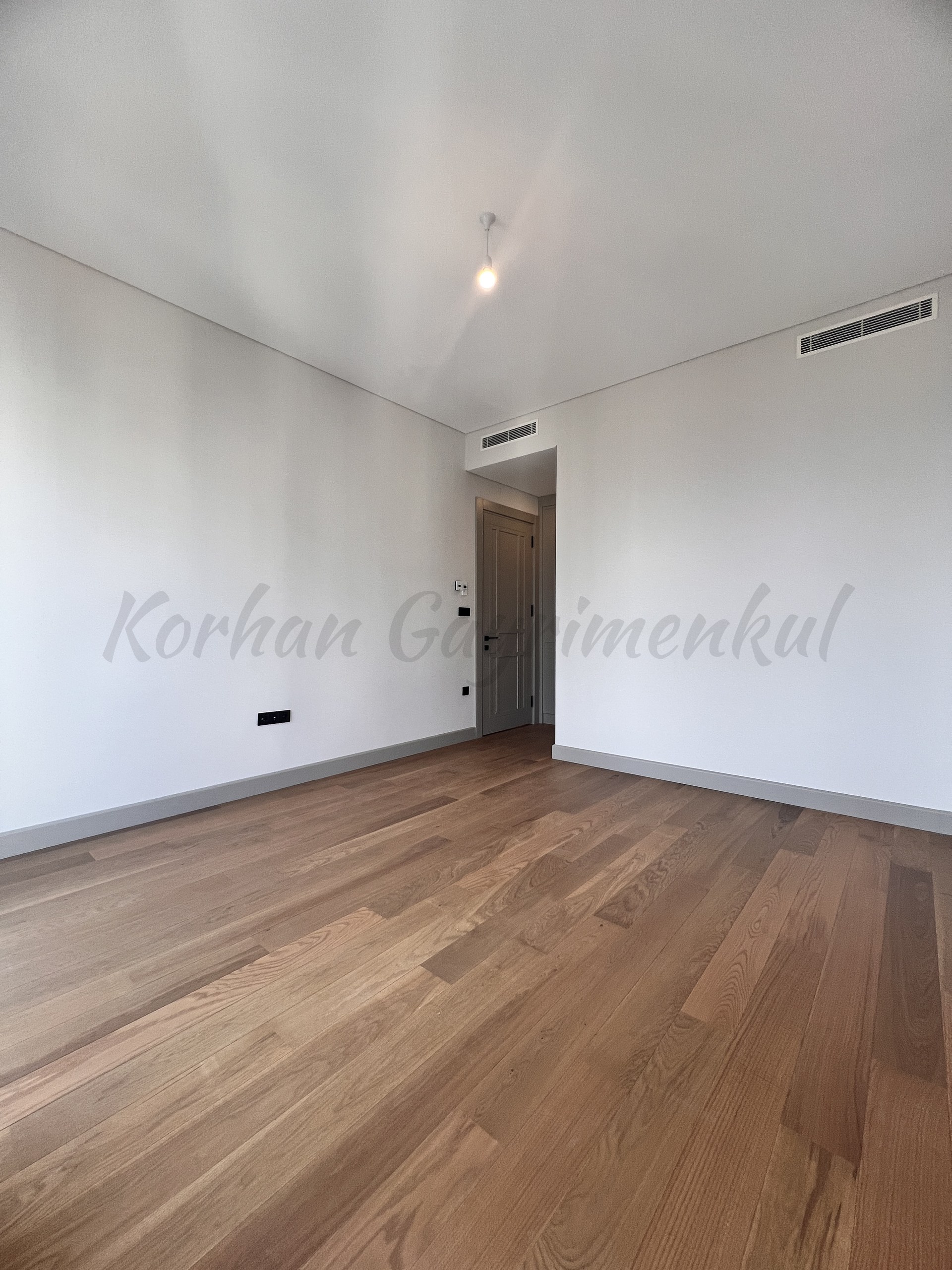 SUADİYE SAHİLDE  DENİZ MANZARALI 220M2 5+1 EMSALSİZ DUBLEX
