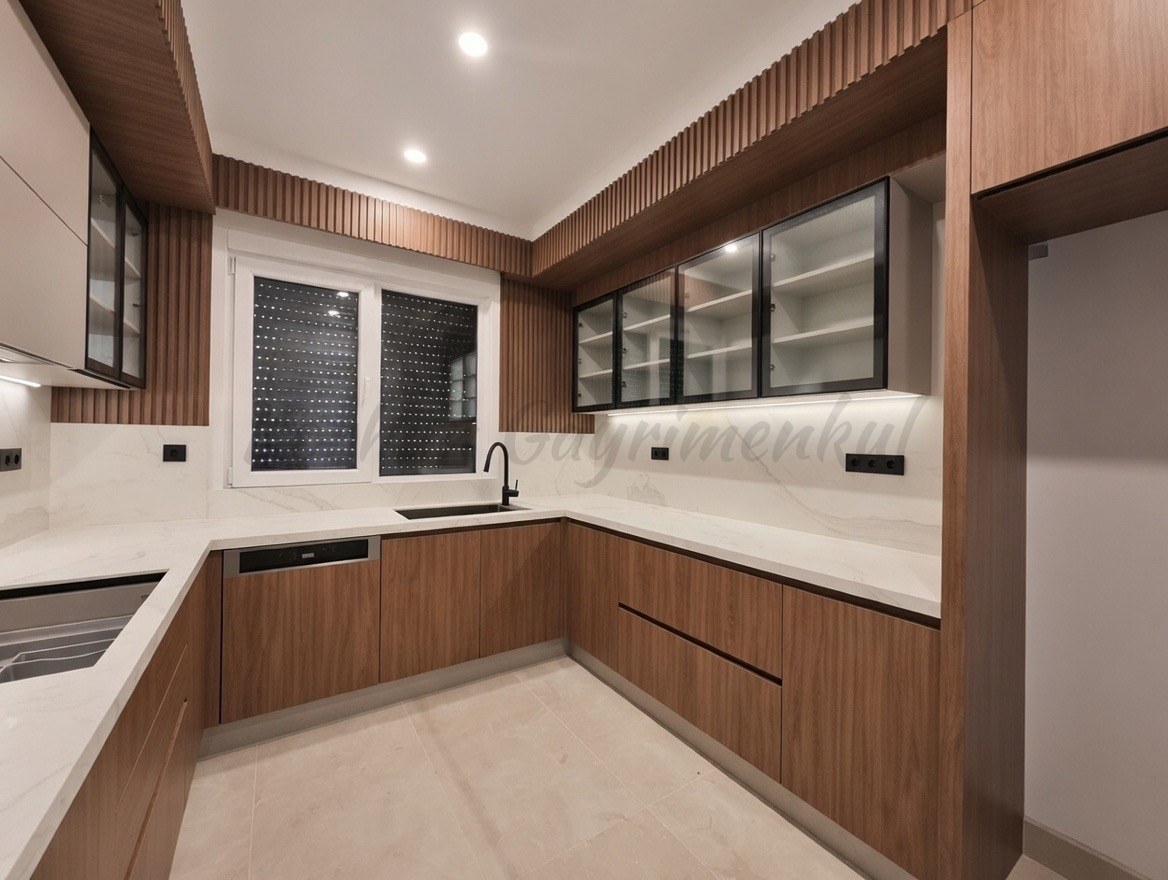 SUADİYE SAHİLDE  DENİZ MANZARALI 220M2 5+1 EMSALSİZ DUBLEX