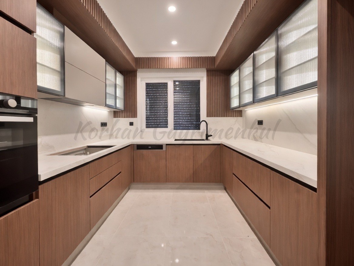 SUADİYE SAHİLDE  DENİZ MANZARALI 220M2 5+1 EMSALSİZ DUBLEX