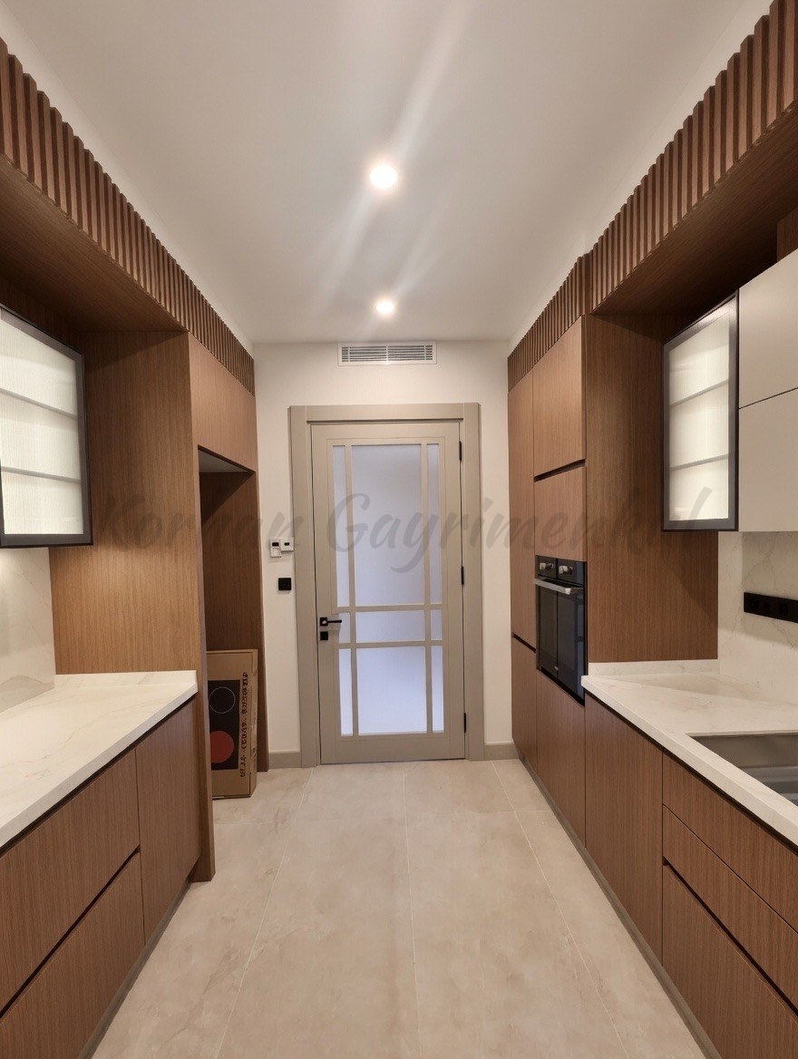 SUADİYE SAHİLDE  DENİZ MANZARALI 220M2 5+1 EMSALSİZ DUBLEX