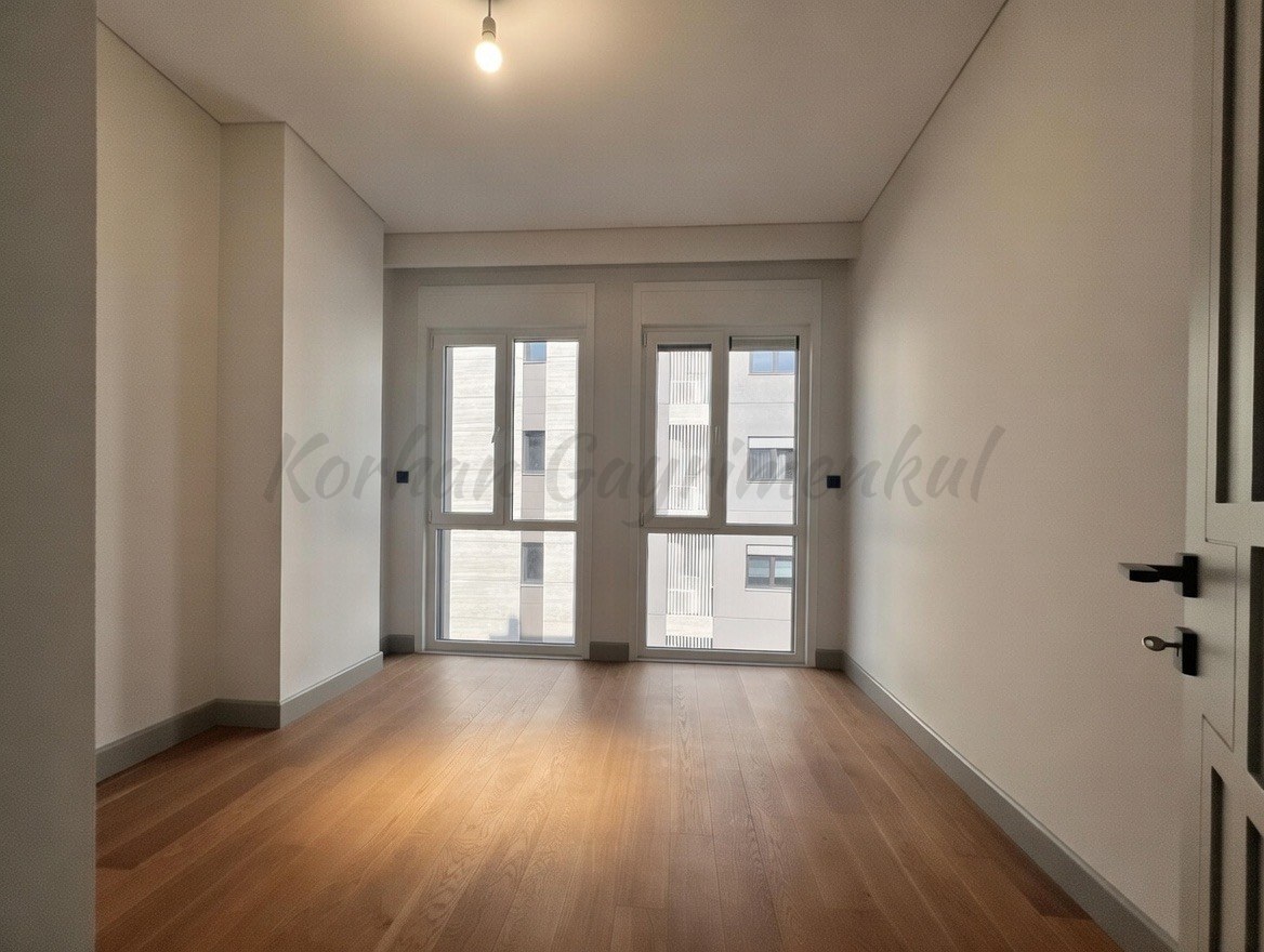 SUADİYE SAHİLDE  DENİZ MANZARALI 220M2 5+1 EMSALSİZ DUBLEX