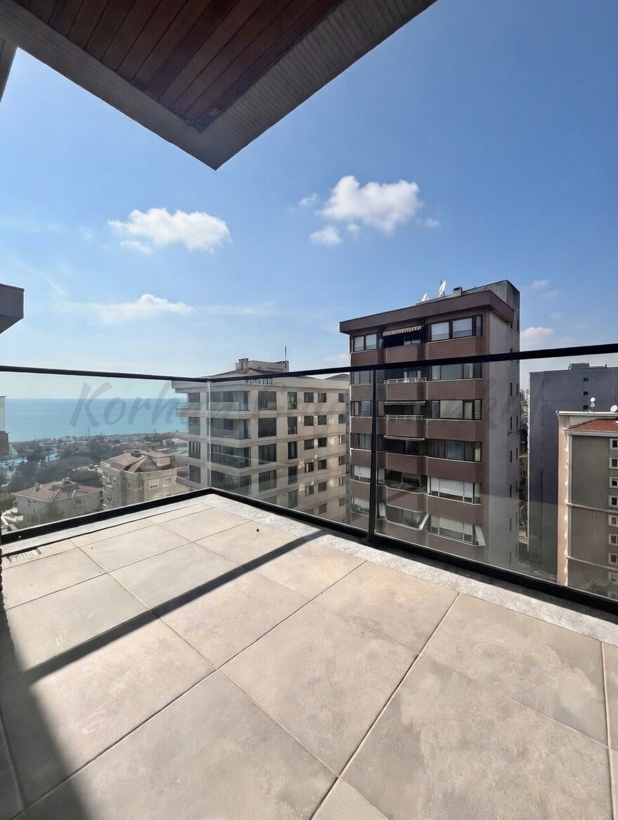 SUADİYE SAHİLDE  DENİZ MANZARALI 220M2 5+1 EMSALSİZ DUBLEX