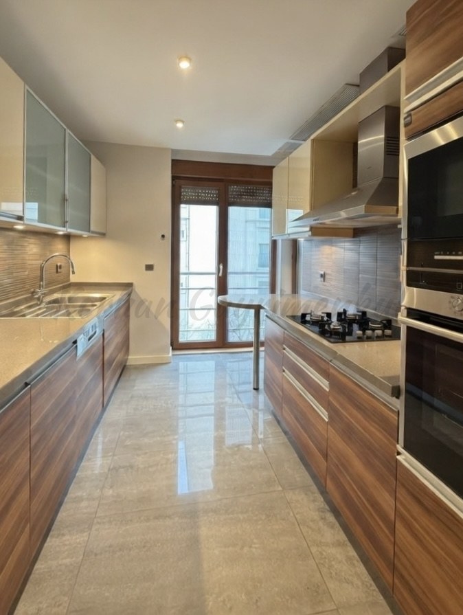 ŞAŞKINBAKKAL ERENKÖY SINIRINDA BAĞDAT CADDESİNE YAKIN 100M2 NET 3+1