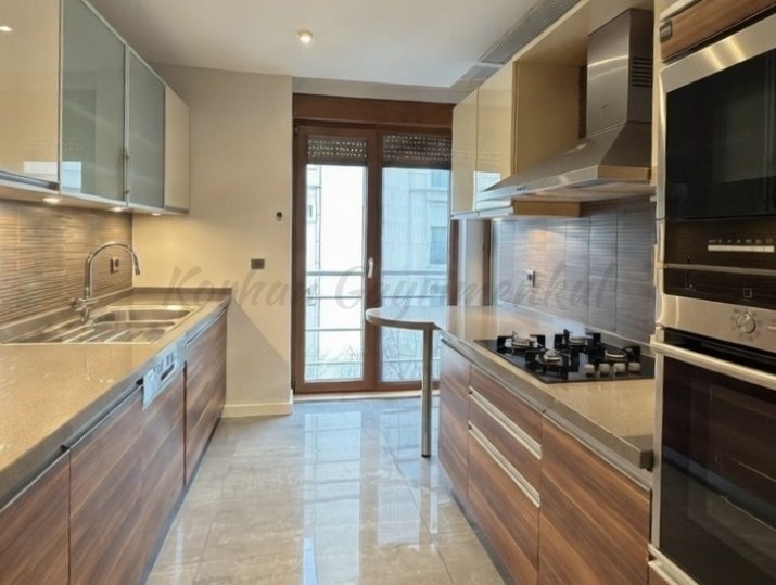 ŞAŞKINBAKKAL ERENKÖY SINIRINDA BAĞDAT CADDESİNE YAKIN 100M2 NET 3+1