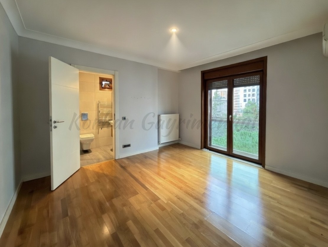 ŞAŞKINBAKKAL ERENKÖY SINIRINDA BAĞDAT CADDESİNE YAKIN 100M2 NET 3+1
