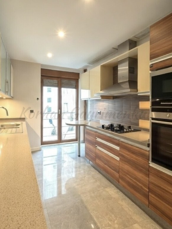 ŞAŞKINBAKKAL ERENKÖY SINIRINDA BAĞDAT CADDESİNE YAKIN 100M2 NET 3+1
