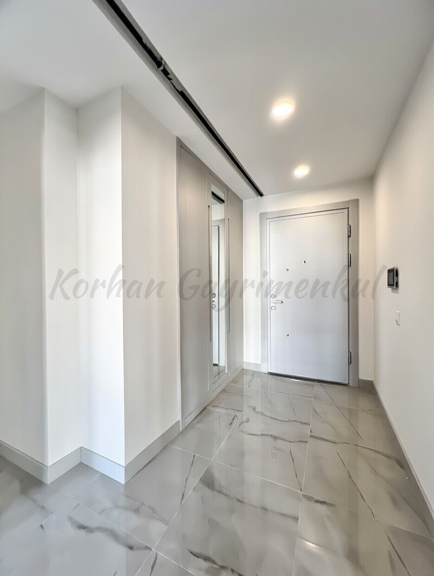 CADDEBOSTAN SAHİLDE İŞ YERİNE-KONUTA UYGUN 120M2 NET 3+1 SIFIR