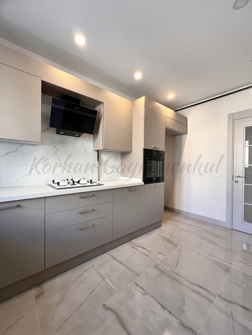 CADDEBOSTAN SAHİLDE İŞ YERİNE-KONUTA UYGUN 120M2 NET 3+1 SIFIR