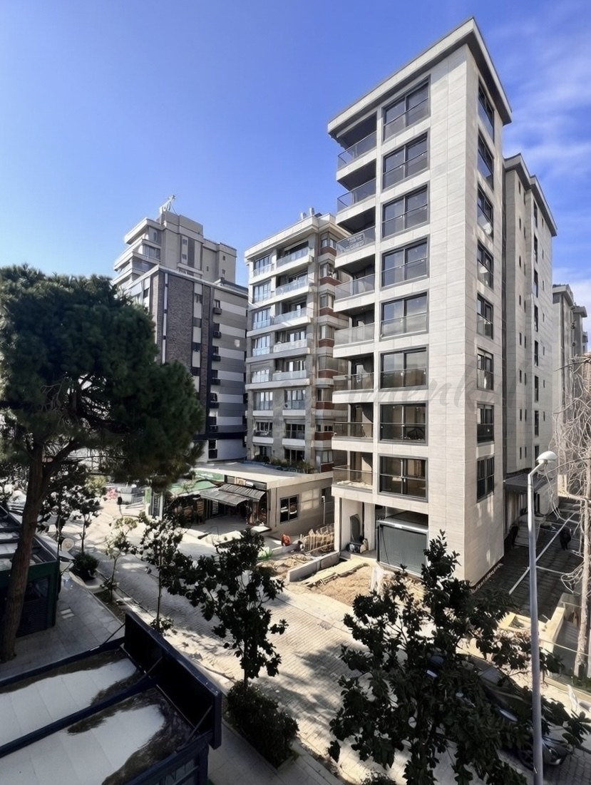 CADDEBOSTAN SAHİLDE İŞ YERİNE-KONUTA UYGUN 120M2 NET 3+1 SIFIR