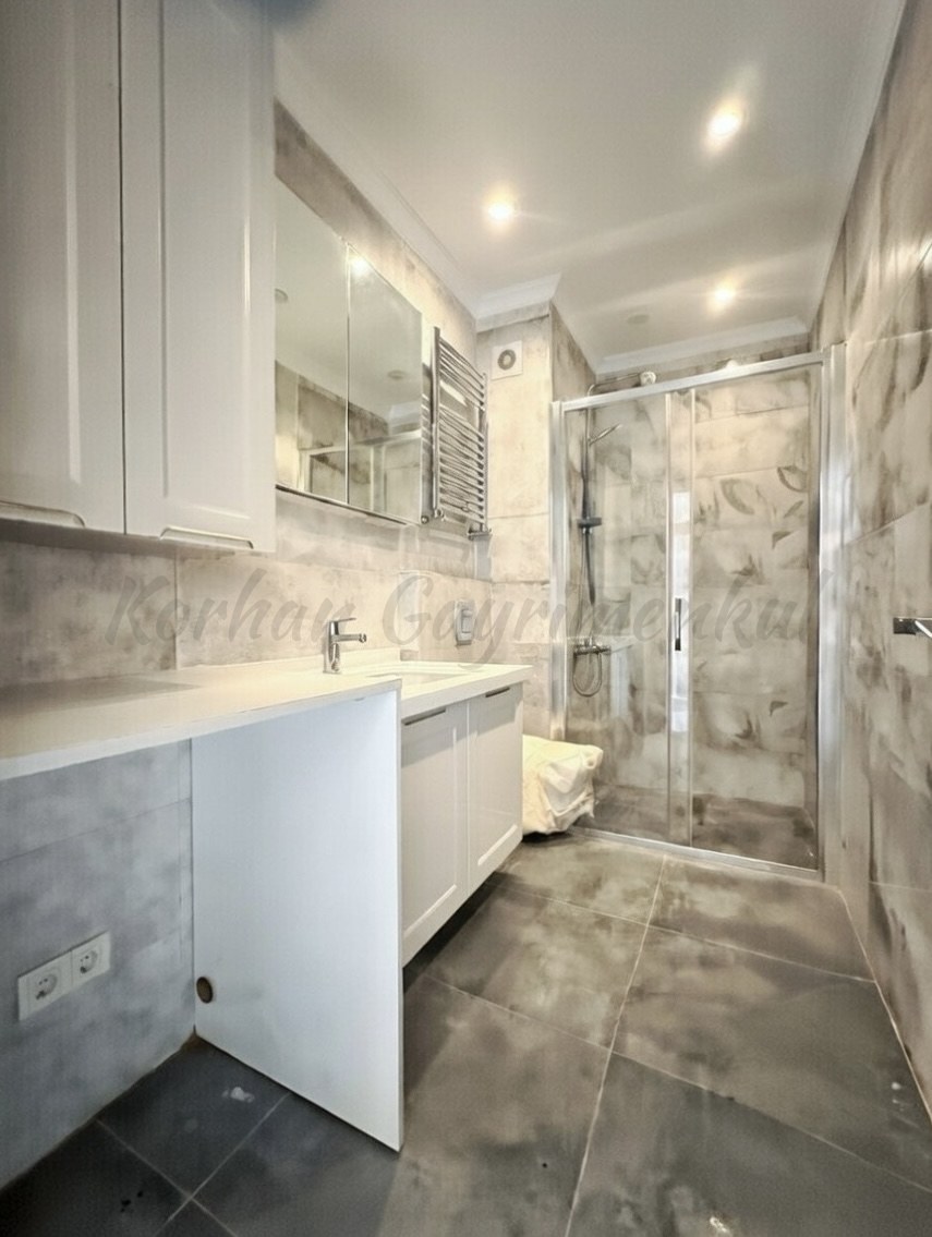 CADDEBOSTAN SAHİLDE İŞ YERİNE-KONUTA UYGUN 120M2 NET 3+1 SIFIR