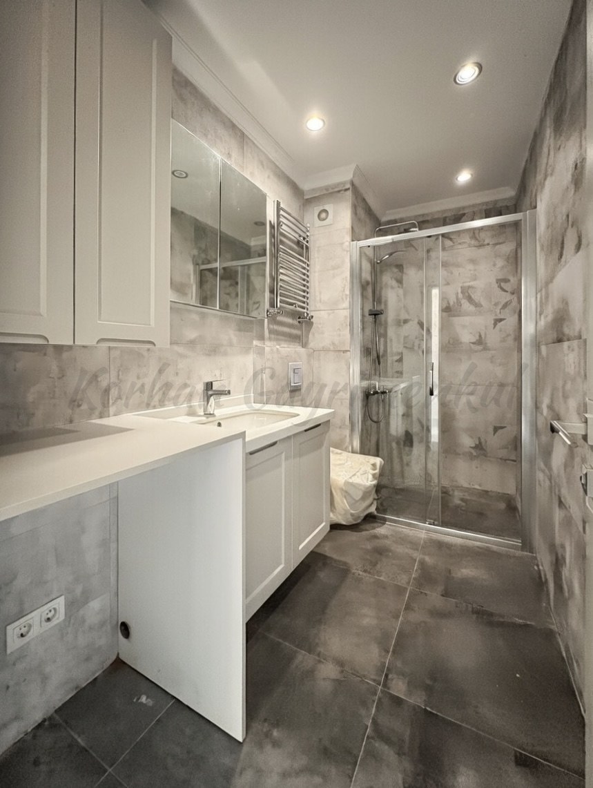 CADDEBOSTAN SAHİLDE İŞ YERİNE-KONUTA UYGUN 120M2 NET 3+1 SIFIR