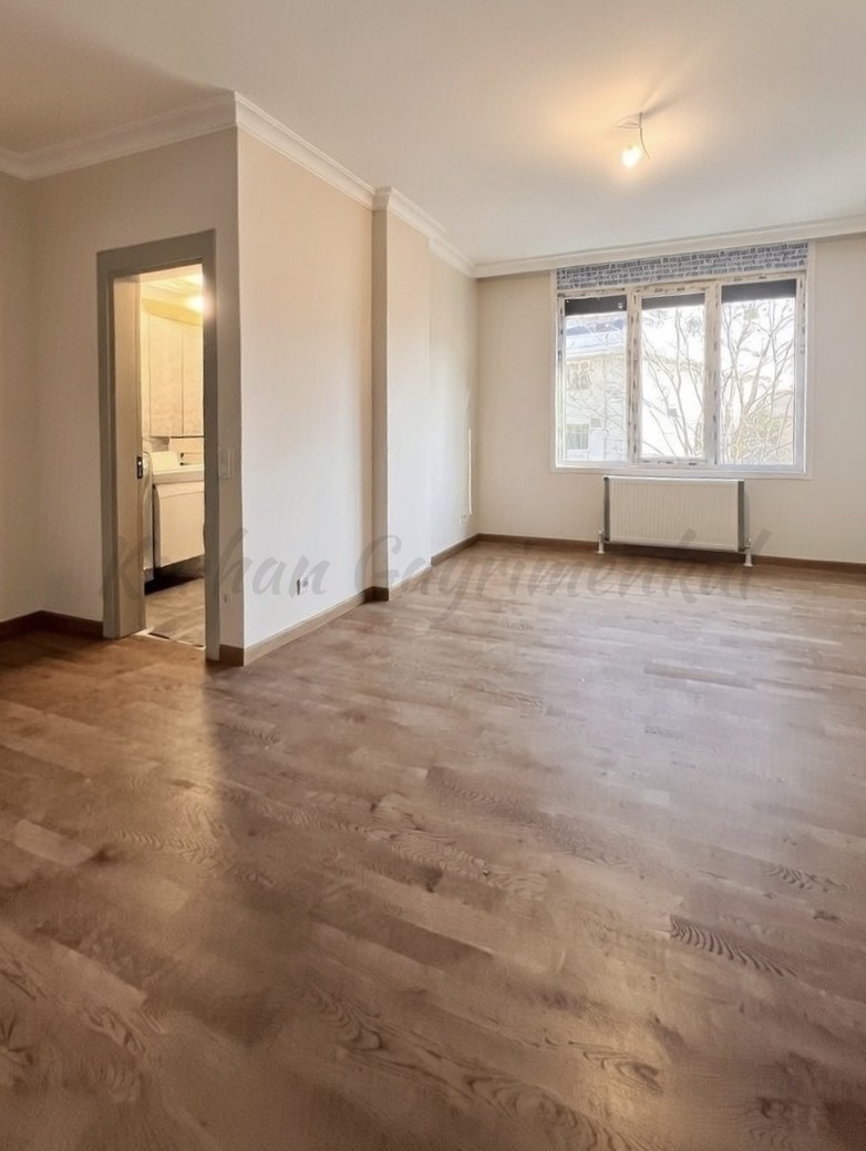 CADDEBOSTAN SAHİLDE İŞ YERİNE-KONUTA UYGUN 120M2 NET 3+1 SIFIR