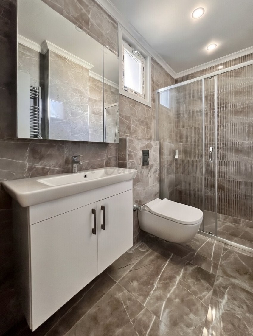 CADDEBOSTAN SAHİLDE İŞ YERİNE-KONUTA UYGUN 120M2 NET 3+1 SIFIR