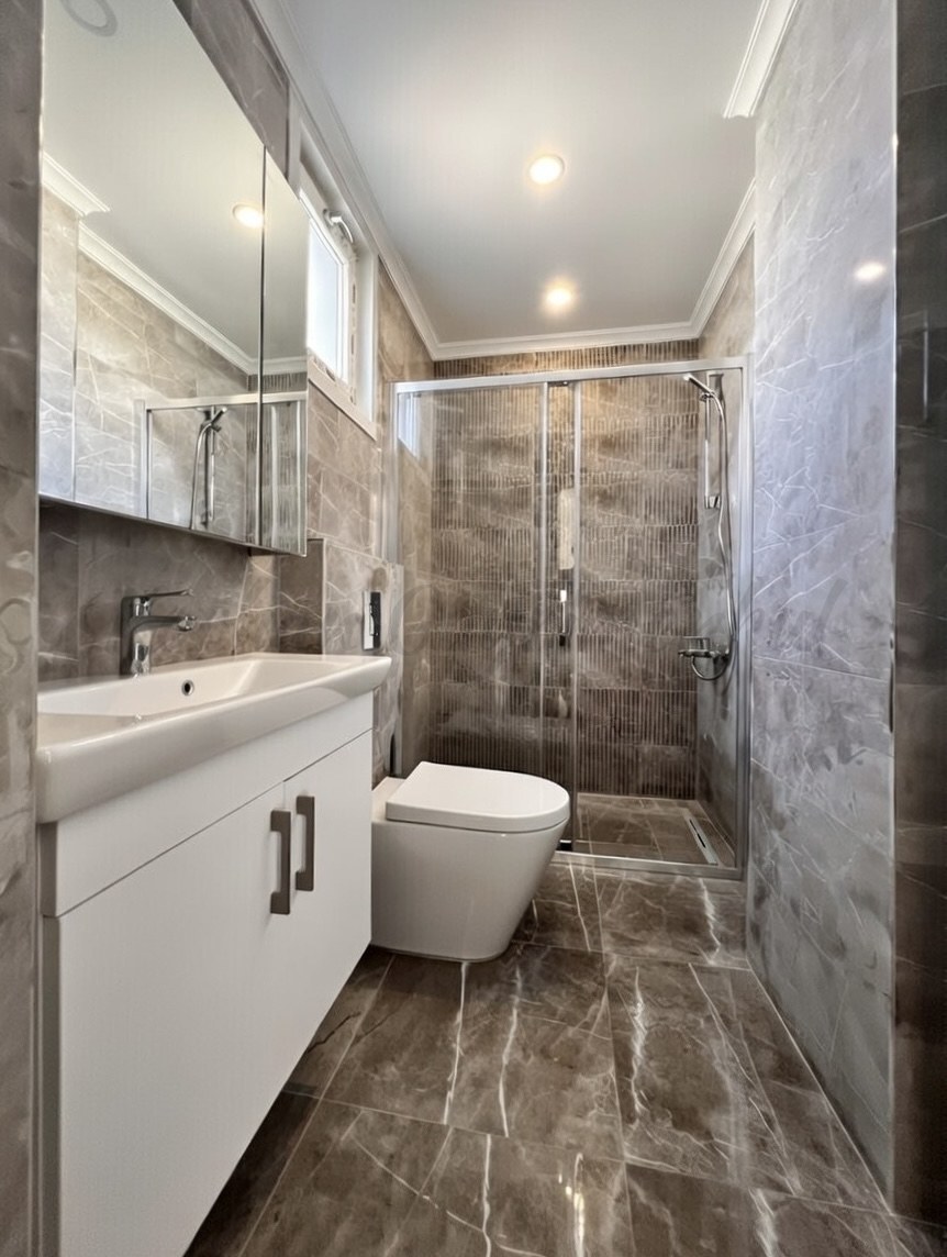 CADDEBOSTAN SAHİLDE İŞ YERİNE-KONUTA UYGUN 120M2 NET 3+1 SIFIR
