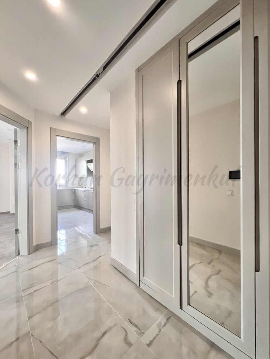 CADDEBOSTAN SAHİLDE İŞ YERİNE-KONUTA UYGUN 120M2 NET 3+1 SIFIR