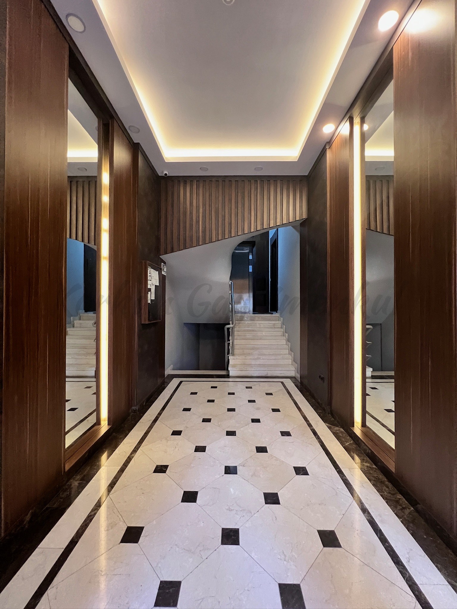 CADDEBOSTANIN EN YEŞİL SOKAĞINDA EMSALSİZ KALİTEDE 280m2 DUBLEX