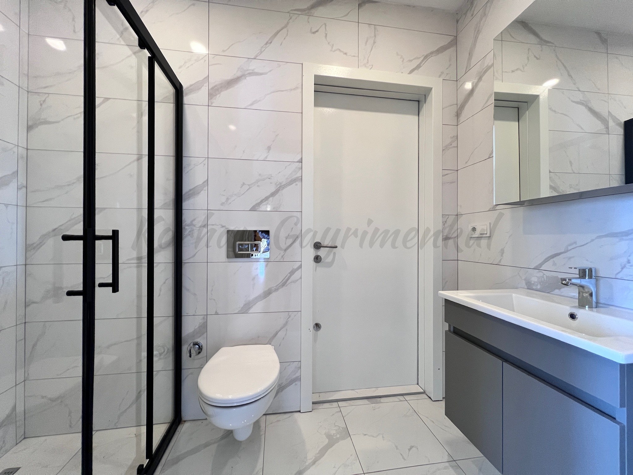CADDEBOSTANIN EN YEŞİL SOKAĞINDA EMSALSİZ KALİTEDE 280m2 DUBLEX