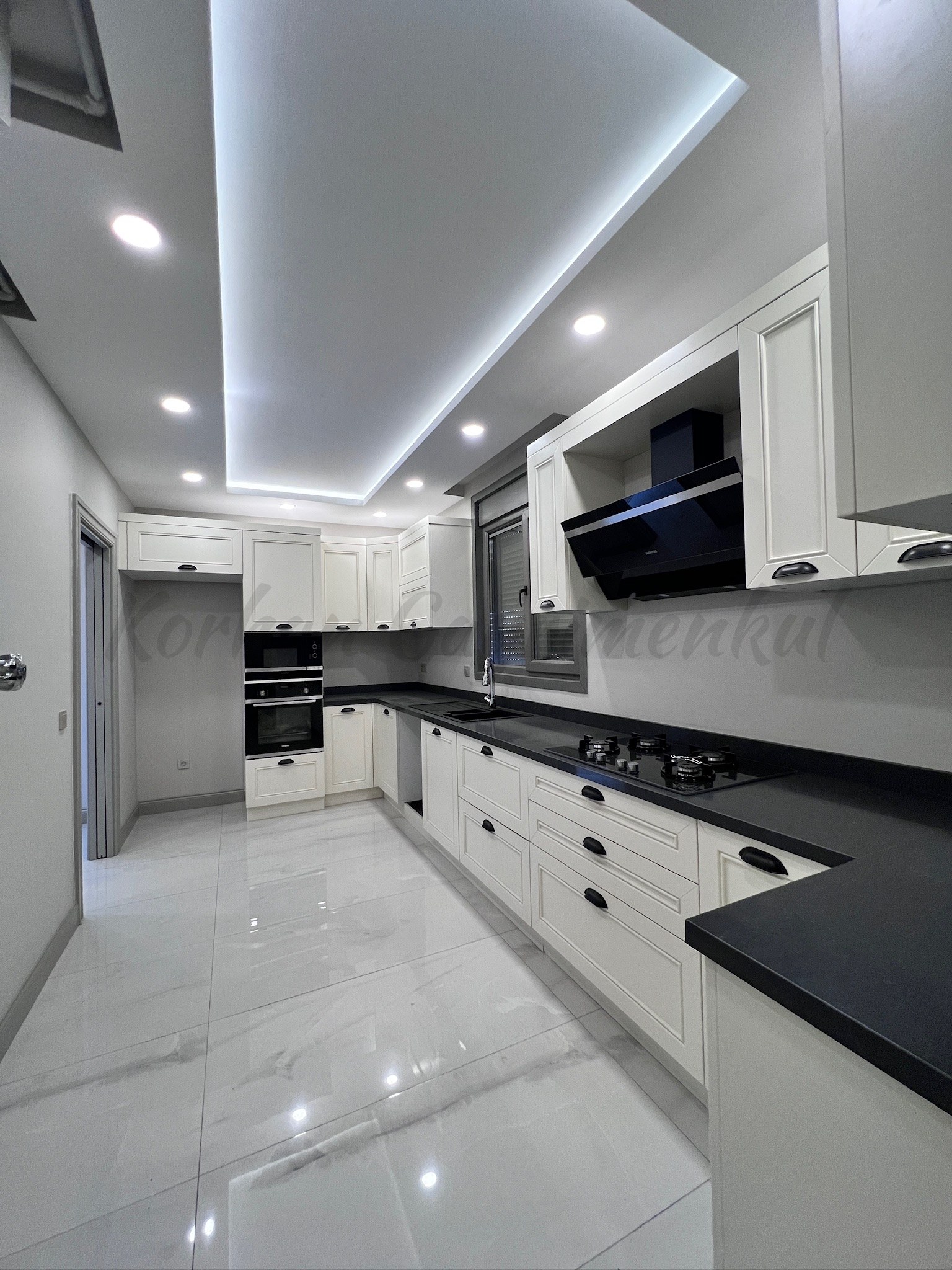 CADDEBOSTANIN EN YEŞİL SOKAĞINDA EMSALSİZ KALİTEDE 280m2 DUBLEX